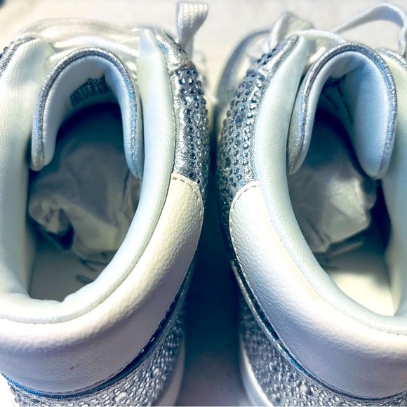 Brand New - WILD PAIR - Silver & White Bling High Tops - SZ 8M - box 9 - Picture 8 of 9